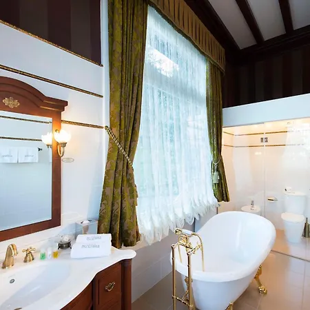 Palmenwald Schwarzwaldhof, Bw Signature Collection 4*