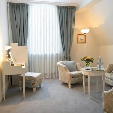 Palmenwald Schwarzwaldhof, Bw Signature Collection Hotell